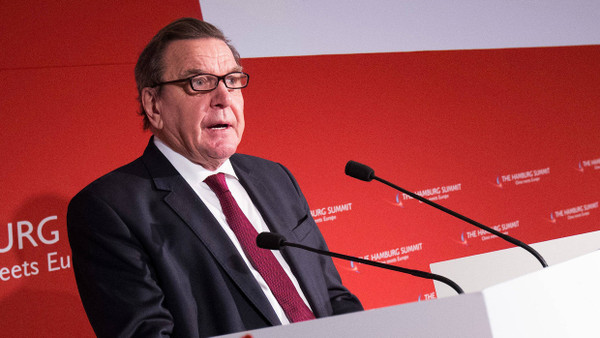 Der frühere Bundeskanzler Gerhard Schröder bei einer Rede während des „Hamburg Summit – China meets Europe“ im November