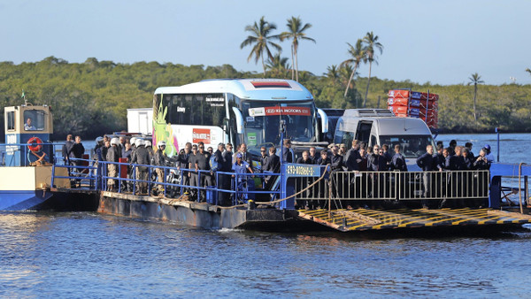 Da werden Erinnerungen wach: die Nationalelf 2014 auf der Fähre nach Campo Bahia