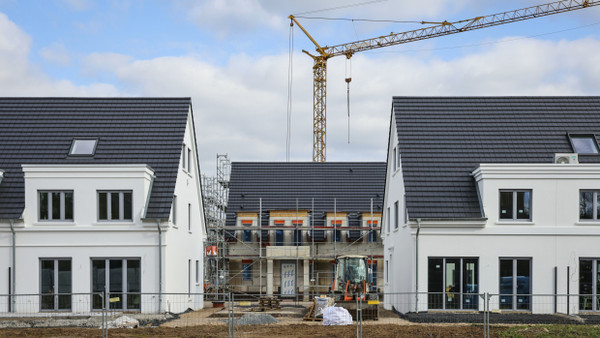 Um die Kosten geringer zu halten, würden viele Deutsche auf einen Neubau verzichten.