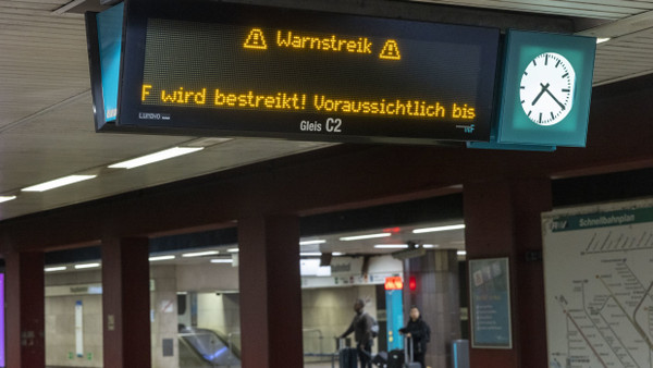 Der Streik im öffentlichen Nahverkehr, wie hier in Frankfurt, ist angelaufen.