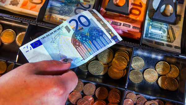 Es klingelt in der Kasse: Nach wie vor wächst die Euro-Wirtschaft.