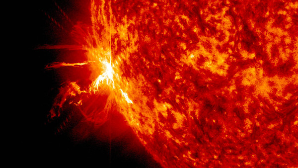 Solarer Ausbruch am 10. Juni 2004