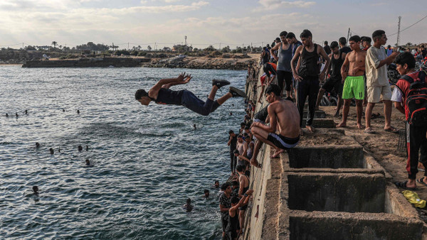 Lange vor Kriegsbeginn: im August an der Küste im südlichen Gaza-Streifen