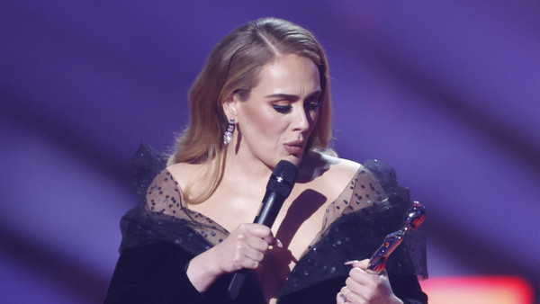 Sängerin Adele bei den Brit Awards 2022