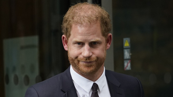 Prinz Harry verlässt im Juni den High Court in London.