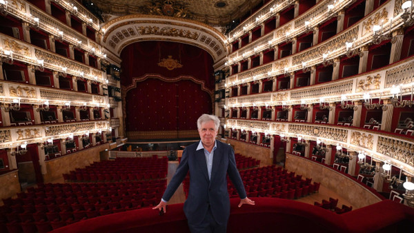 Bis vor kurzem war Stéphane Lissner noch Intendant des Teatro San Carlo in Neapel. Ein Dekret der Regierung hat ihn entmachtet. Er wird dagegen klagen.