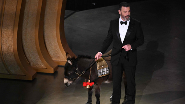 Jimmy Kimmel und Esel Dominic bei den Oscars