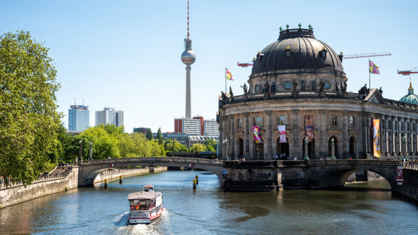 Trügerischer Frühlingsidyll: Die Berliner Museumsinsel ist Unesco-Weltkulturerbe und muss nun eingeschränkte Öffnungszeiten verkraften