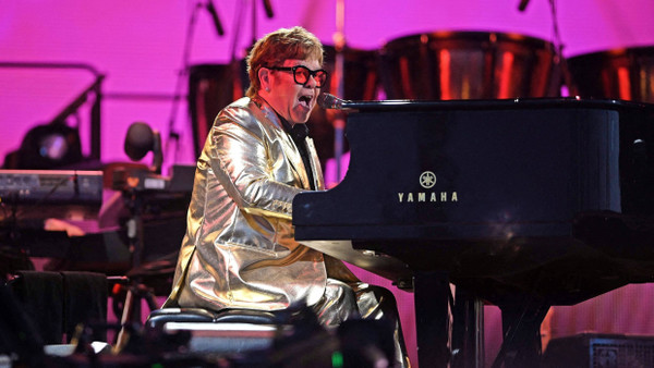 Der legendäre britische Sänger Elton John beim Glastonbury Festival am 25. Juni 2023