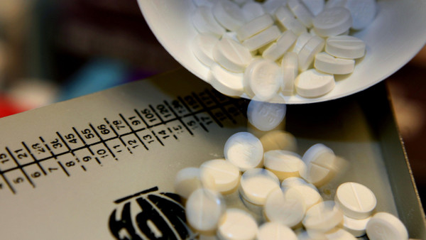 Legale Drogen: Beruhigungsmittel besorgen sich Jugendliche zum Teil in der Apotheke.
