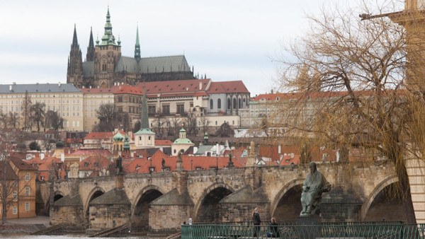 Ausblick auf die Stadt Prag: In einer dortigen Klinik ist es zu einer schwerwiegenden Verwechslung gekommen.