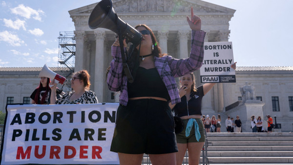 Abtreibungsgegner im April vor dem Obersten Gerichtshof in Washington