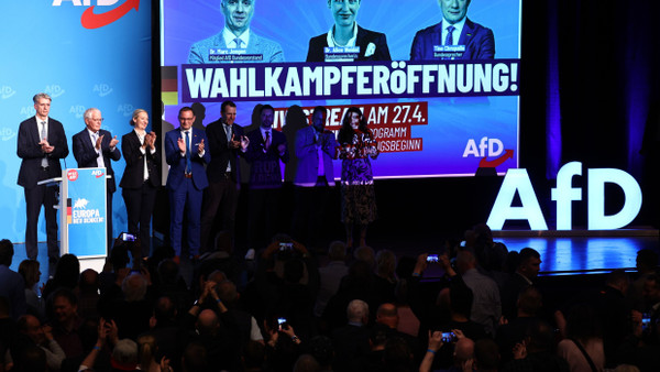 Die AfD-Politiker Marc Jongen, Emil Sänze, Alice Weidel und Tino Chrupalla eröffnen den Wahlkampf für die Europawahl am Samstag in Donaueschingen