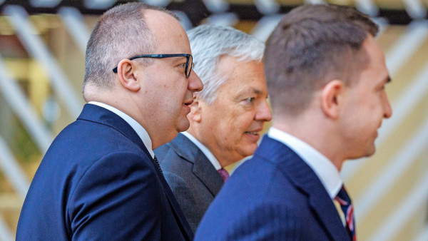 In Brüssel: Polens Justizminister Bodnar, EU-Justizkommissar Reynders und Polens Europaminister Szłapka