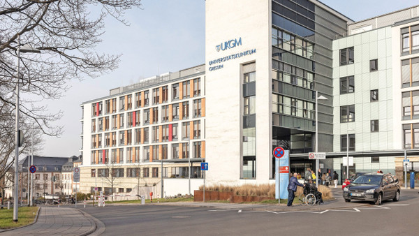 Operationen zu jeder Zeit: Am Uniklinikum Gießen ist eine neue Klinik für Kinderchirurgie eröffnet worden.
