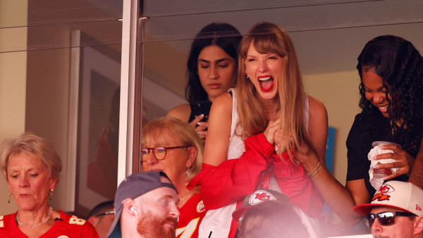 Happy – und single? Taylor Swift beim NFL-Spiel in Kansas City