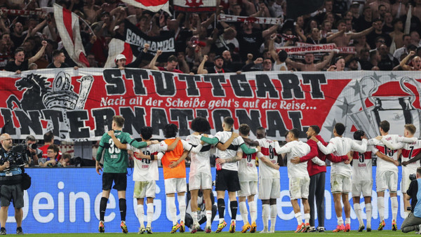 Freuen sich auf die europäischen Auftritte in der kommenden Saison: Fans und Spieler des VfB Stuttgart