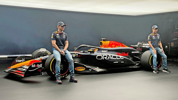 Kalkuliertes Risiko: Red Bull hat sich für seinen neuen Formel-1-Boliden ausgerechnet beim unterlegenen Mercedes etwas abgeschaut.