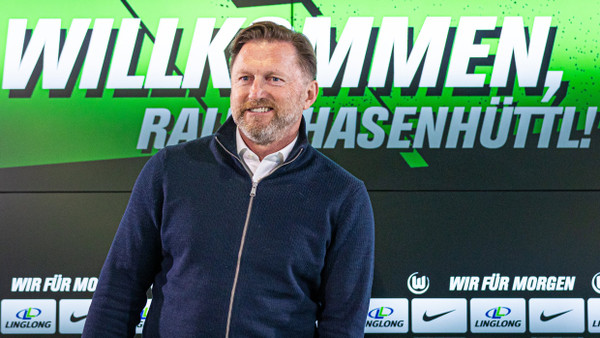 Willkommen in Wolfsburg: Ralph Hasenhüttl bei seiner Vorstellung