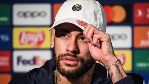 Fußballspieler Neymar im Februar bei einer Pressekonferenz vor einem Spiel seines Vereins Paris Saint-Gemain