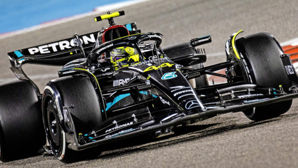 Fährt hinterher: Rekordweltmeister Lewis Hamilton in seinem Mercedes W14