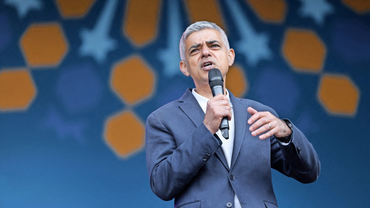 Nachfolger von Boris Johnson als Bürgermeister: Sadiq Khan auf einer Wahlkampfveranstaltung in London