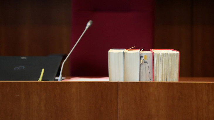 Gerichtssaal am Landgericht Bonn: Der Kronzeuge muss sich möglicherweise bald an eine neue Perspektive in den Cum-ex-Prozessen gewöhnen.