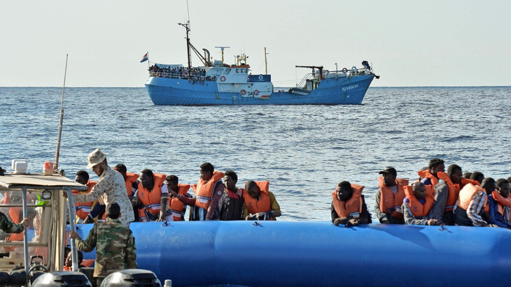 Rettungsaktion: Die Iuventa im November 2016 vor der libyschen Küste