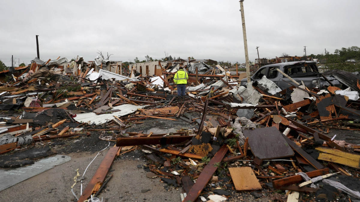 Auch in Sulphur im US-Bundesstaat Oklahoma hinterließ ein Tornado ein Bild der Verwüstung.