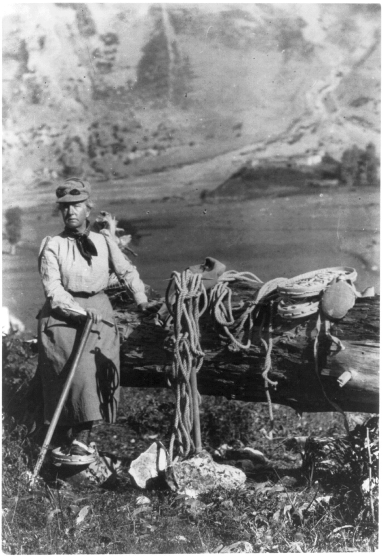 Die Geographin Fannie Bullock Workman konkurrierte mit der Bergsteigerin Annie Smith Peck um das Ersteigen von Bergen. Im Himalaja erklomm sie 1906 einen Gipfel von 6930 Metern.