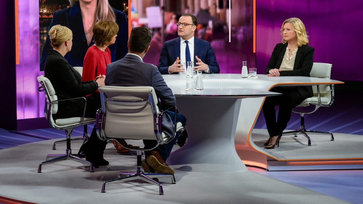 Viele Menschen schauen gerne politische Talkshows an. In den vier Wänden werden politische Diskussionen offenbar eher gemieden.