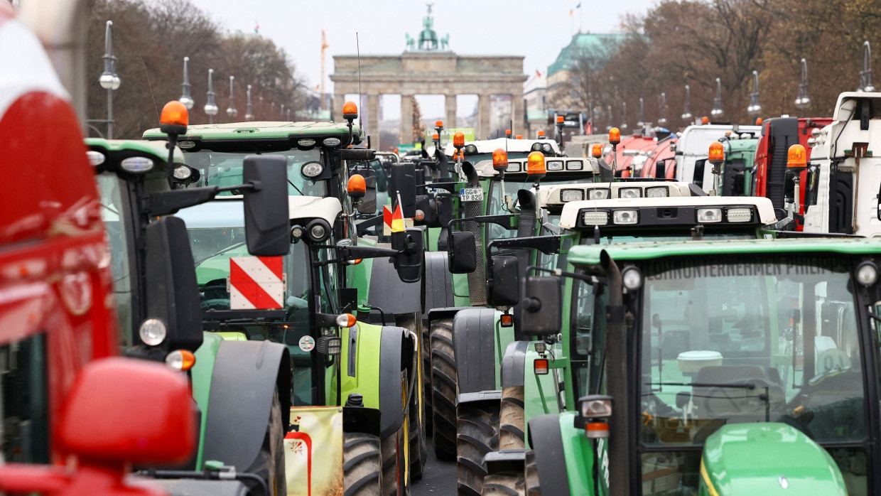 Bauernproteste vor dem Brandenburger Tor in Berlin am 18. Dezember 2023