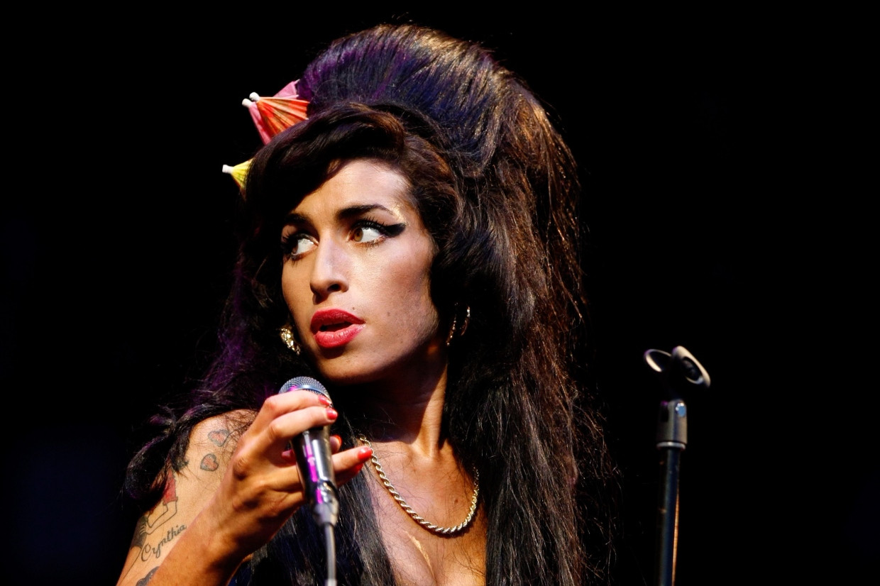 „Sie war dafür geschaffen, berühmt zu sein. Sie hatte Talent und Charisma.“: Amy Winehouse 2008 auf dem Glastonbury Festival