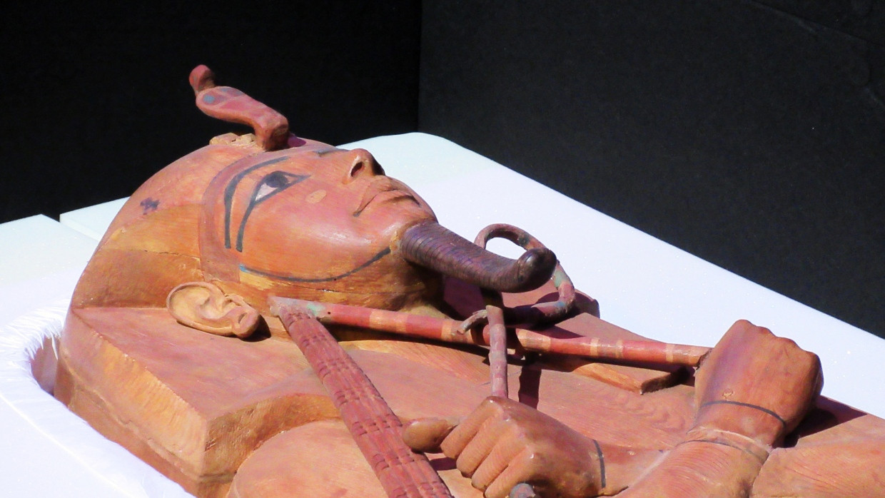Das ist sehr wahrscheinlich nicht Ramses II.: Der Sarkophag „Cairo CG 610202“ berückt auch ohne das Gold, das ihn einst umgab-