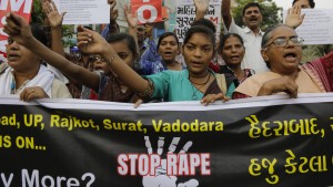 Inder fordern Zwangskastration und Todesstrafe für Täter