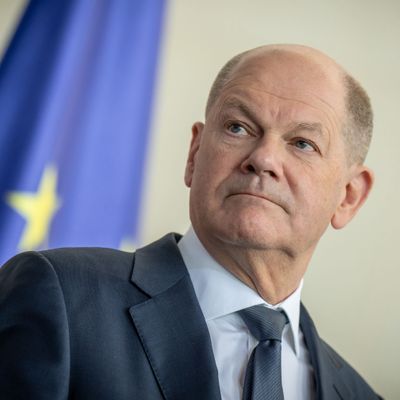 Bundeskanzler Olaf Scholz (SPD) verteidigt Arbeitnehmer:innen.