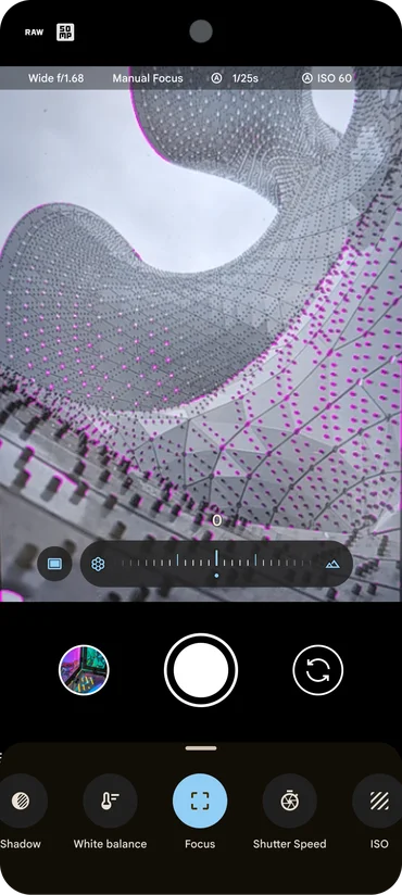 Das Bild zeigt die Pro-Funktionen der Pixel 8 Pro-Kamera-App.