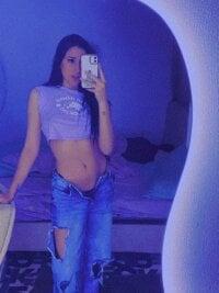 Imkitty-Horny's Live Webcam Show